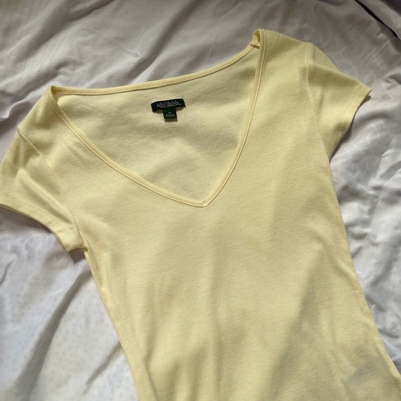 Wild Fable V Neck Short Sleeve Cropped T-Shirt Light Yellow - Picture 2 of 2
